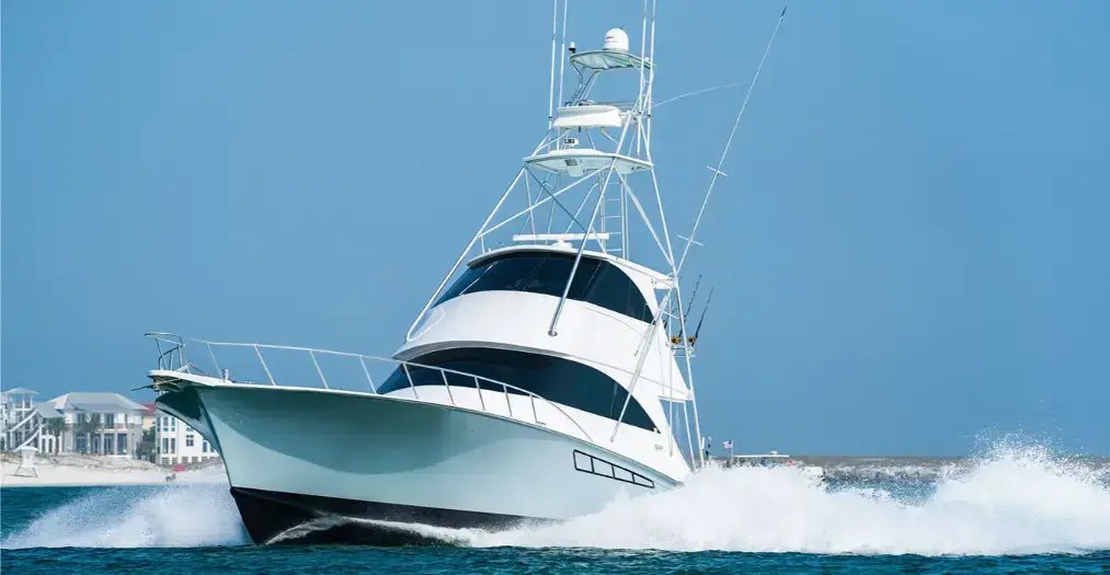 Sportfishing boat underway